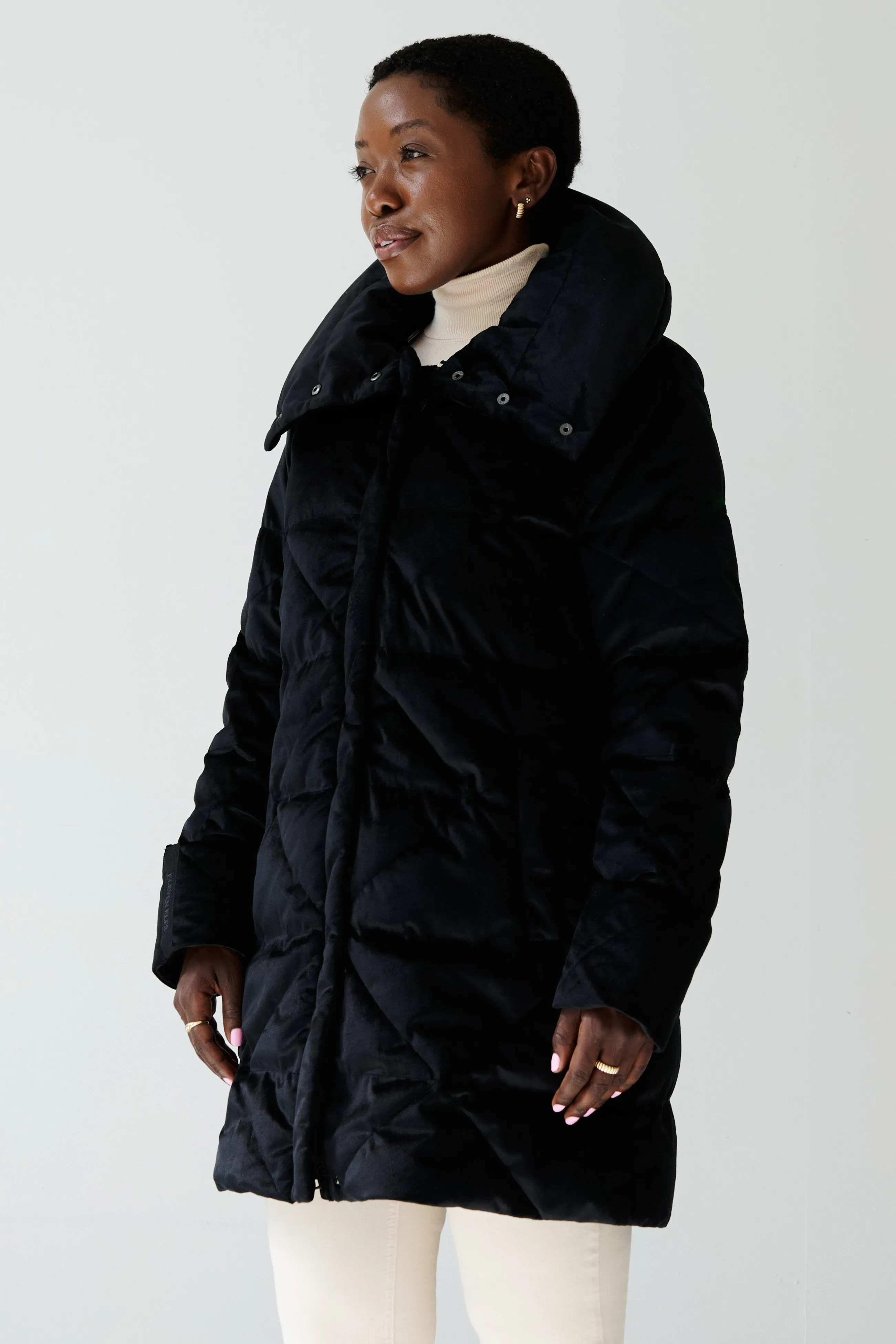 Alva Vegan Down Coat | Black Velvet