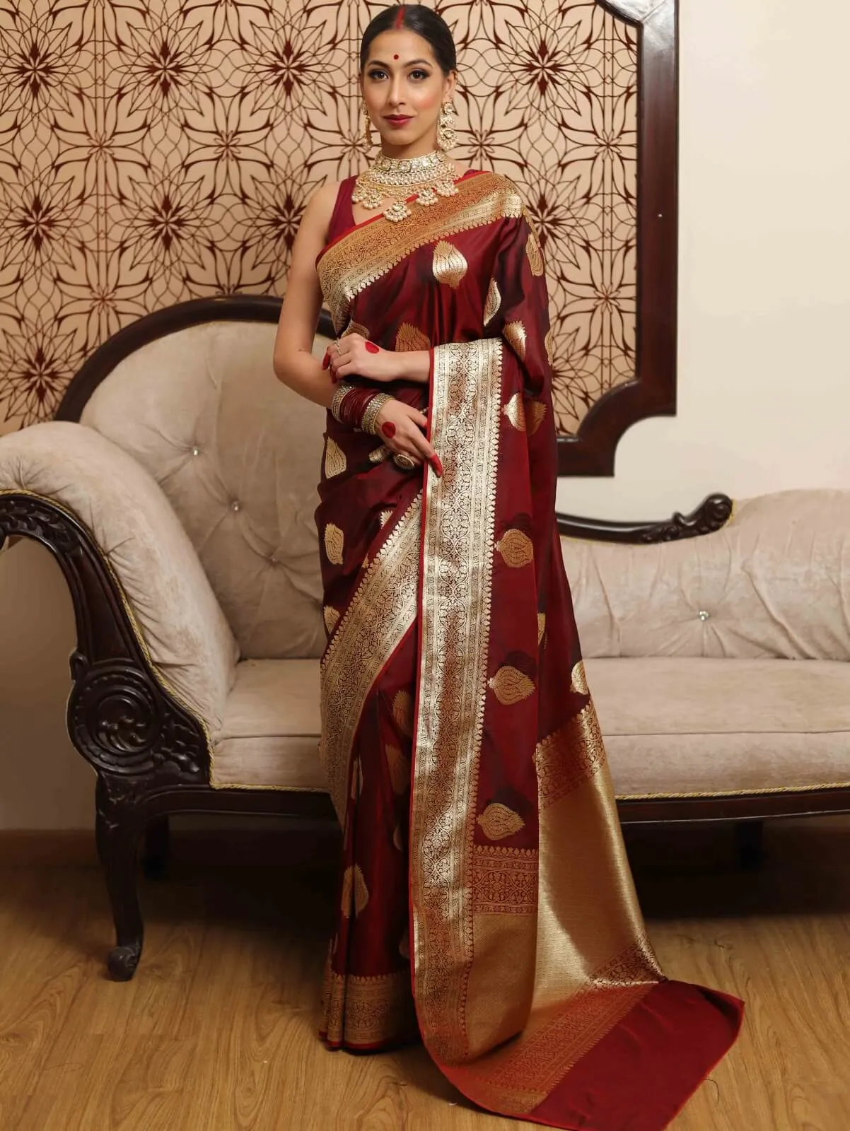 Charismatic Wine Soft Silk Saree With Verdant Blouse Piece