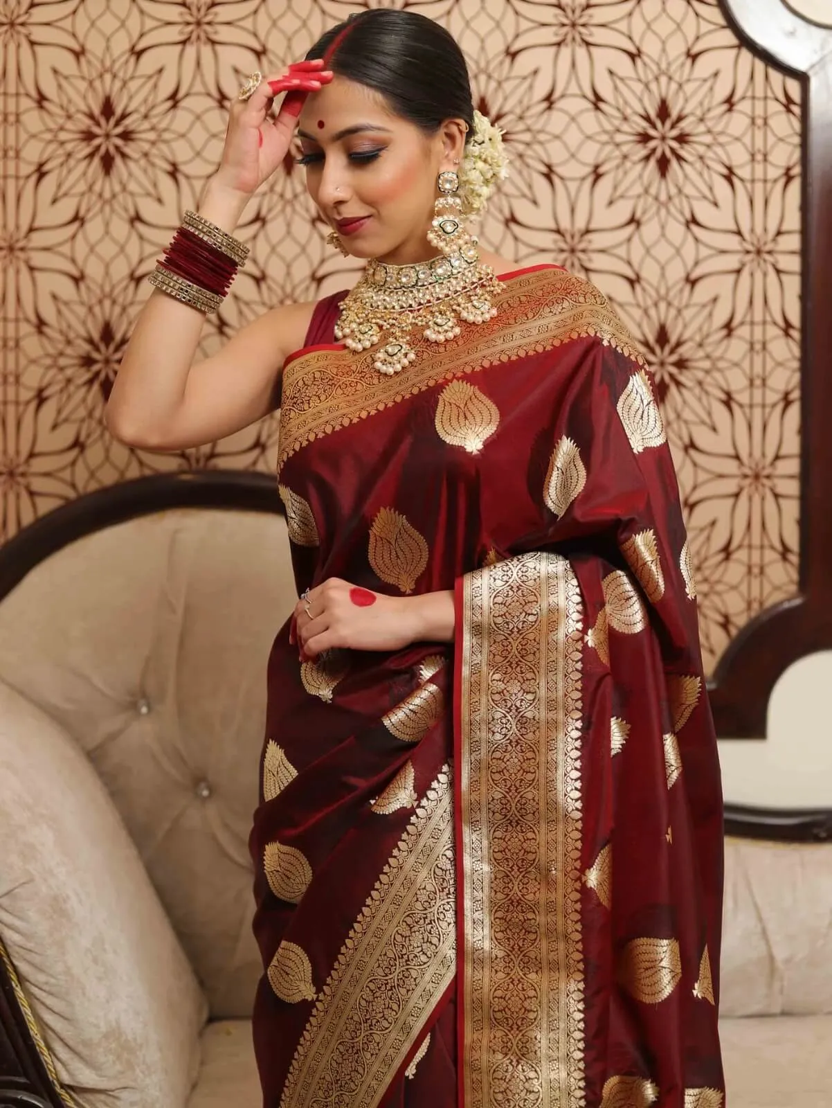 Charismatic Wine Soft Silk Saree With Verdant Blouse Piece
