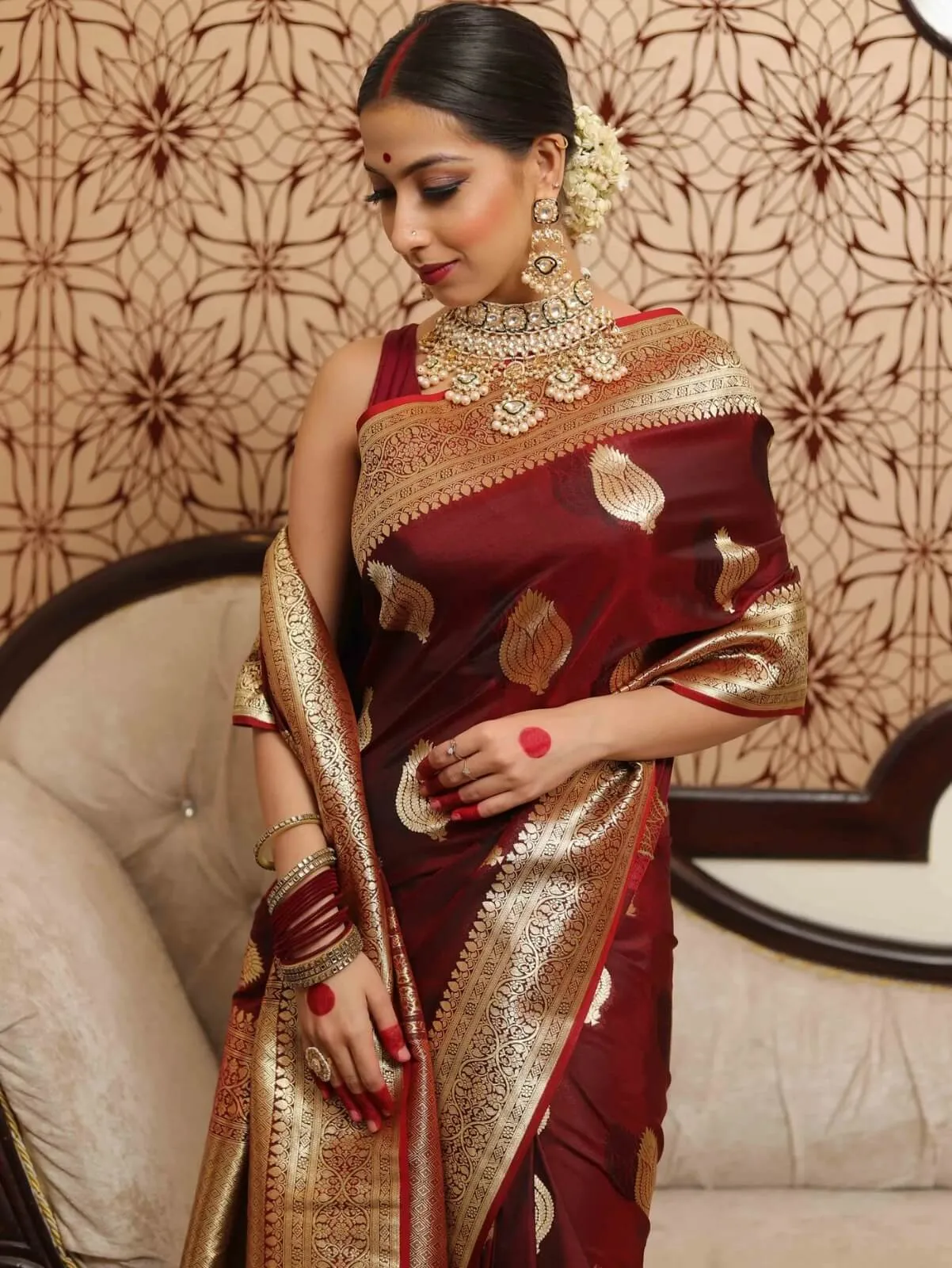 Charismatic Wine Soft Silk Saree With Verdant Blouse Piece