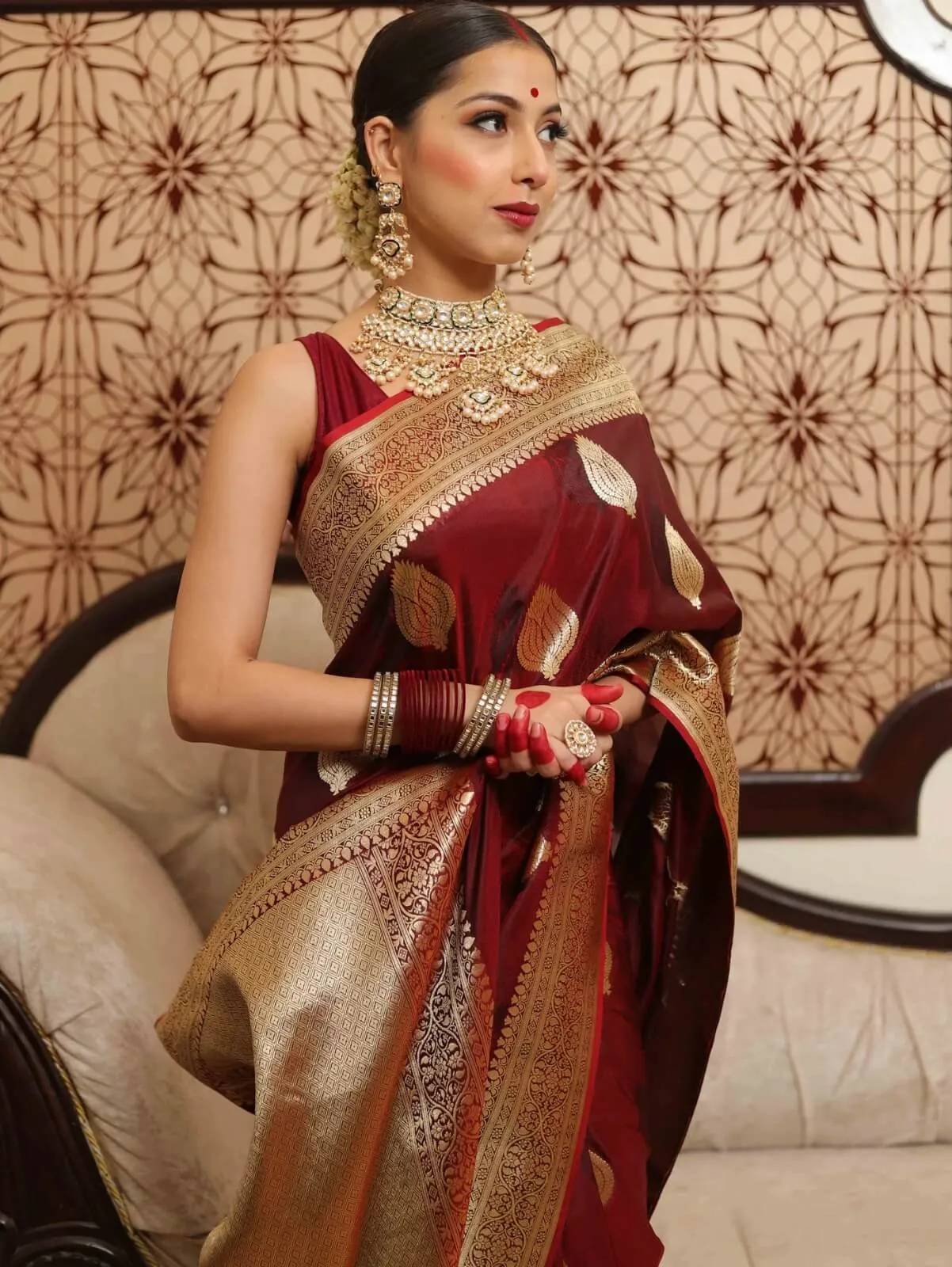 Charismatic Wine Soft Silk Saree With Verdant Blouse Piece