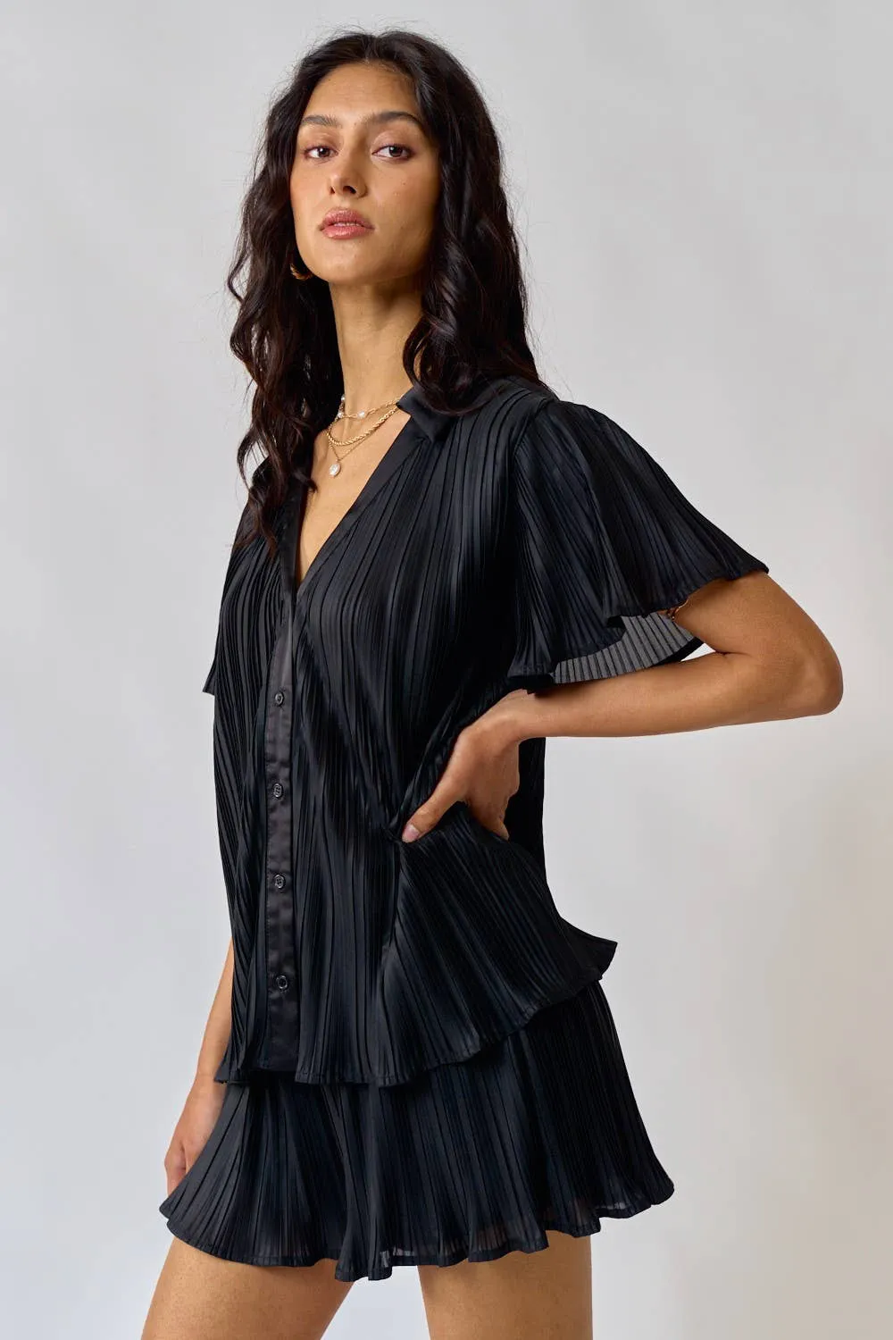 FEMME AND FLOWY PLEATED SHIRT TOP AND SHORTS SET BLACK / L