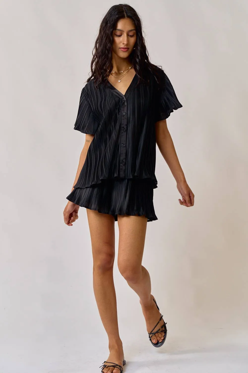FEMME AND FLOWY PLEATED SHIRT TOP AND SHORTS SET BLACK / L