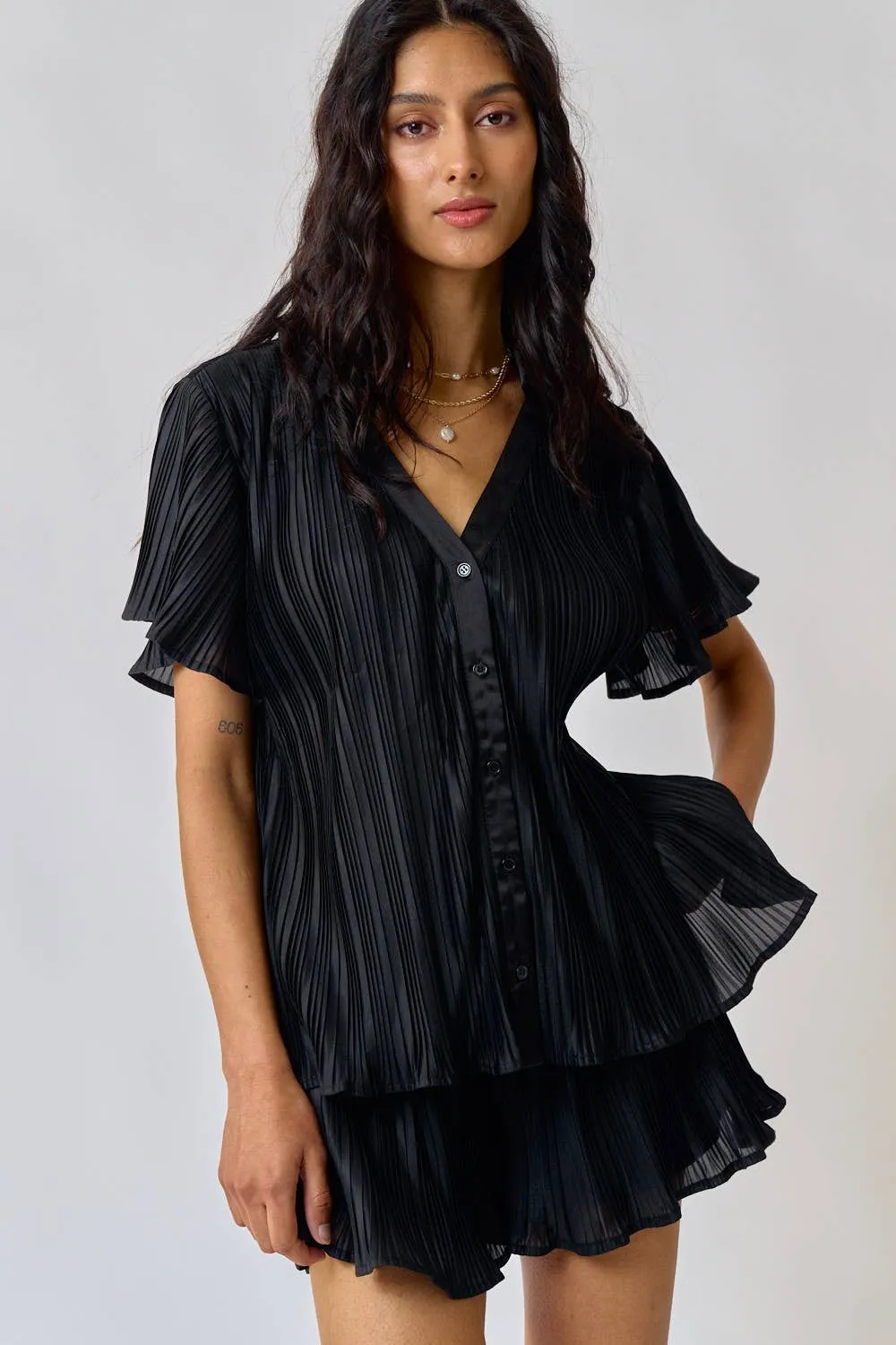 FEMME AND FLOWY PLEATED SHIRT TOP AND SHORTS SET BLACK / L