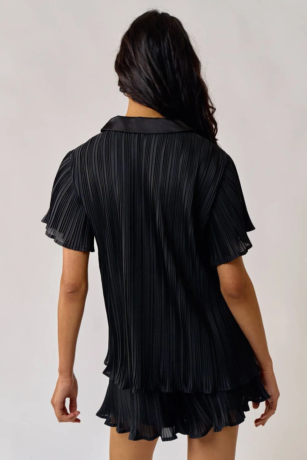 FEMME AND FLOWY PLEATED SHIRT TOP AND SHORTS SET BLACK / S