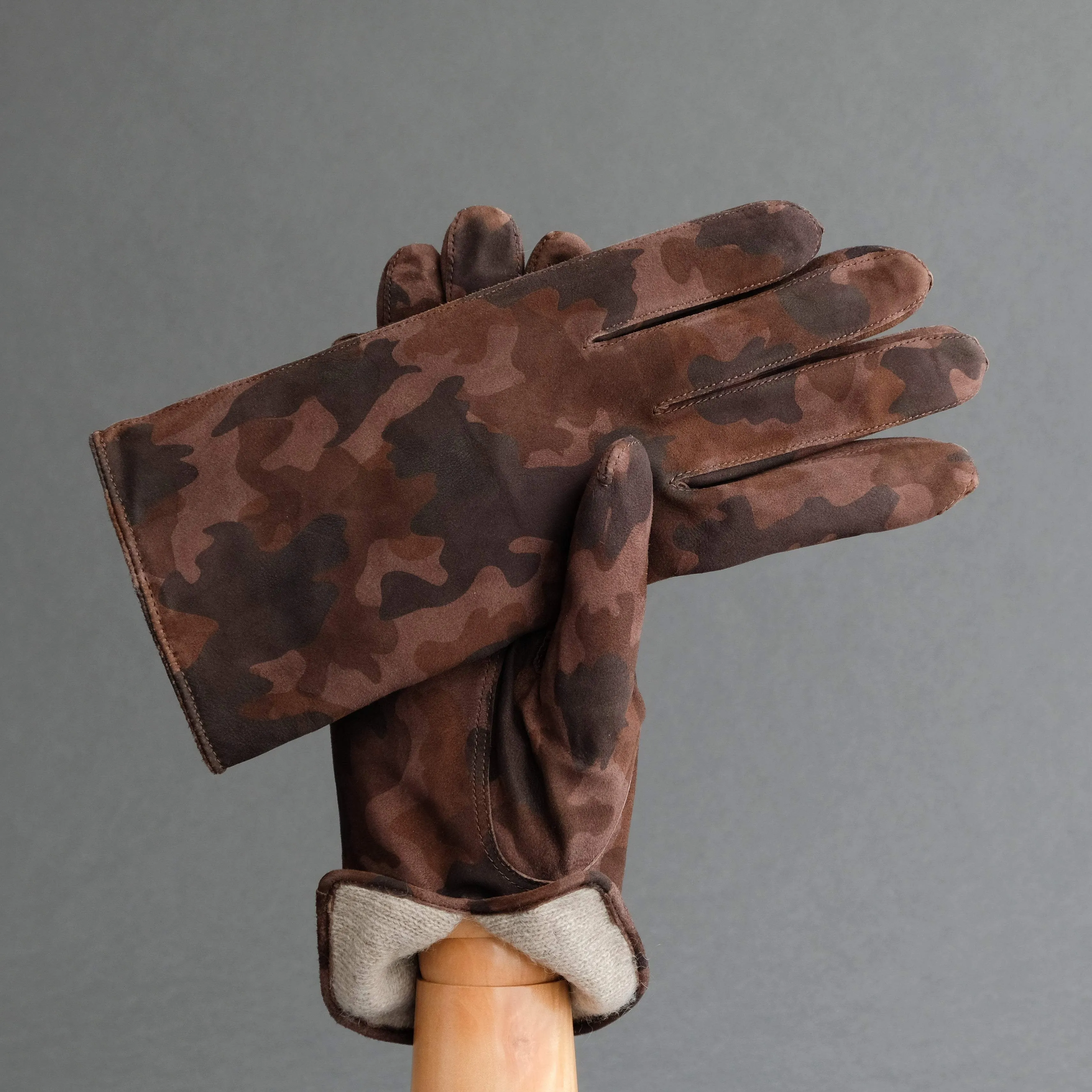Gentlemen's Gloves from Military Brown Goatskin Lined with Cashmere