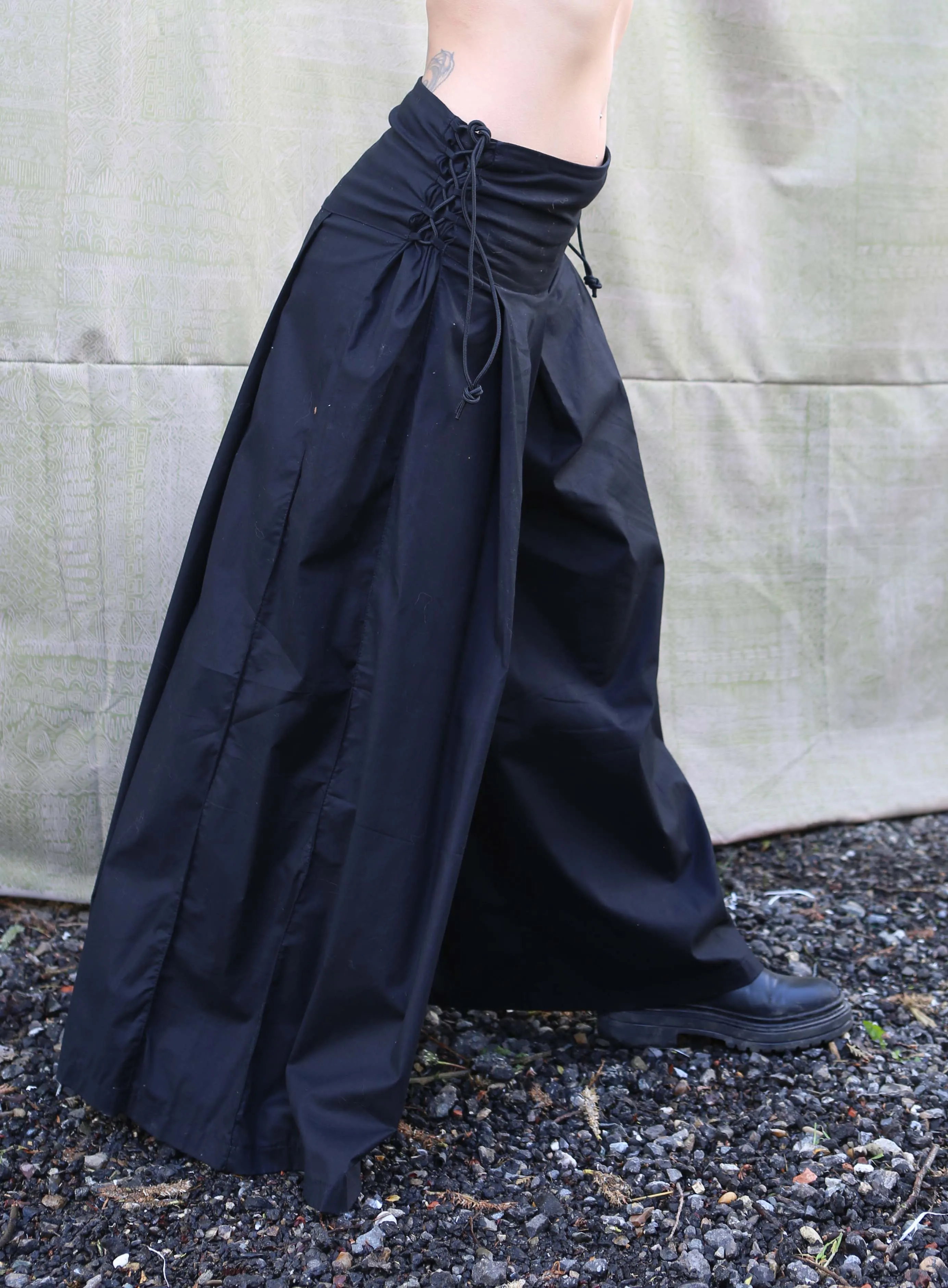 hakama woman popline