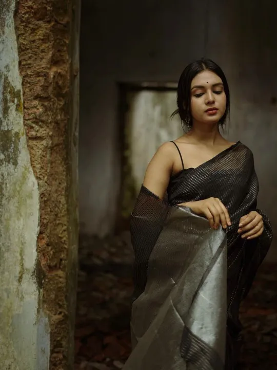 Profuse Black Soft Banarasi Silk Saree With Pretty Blouse Piece
