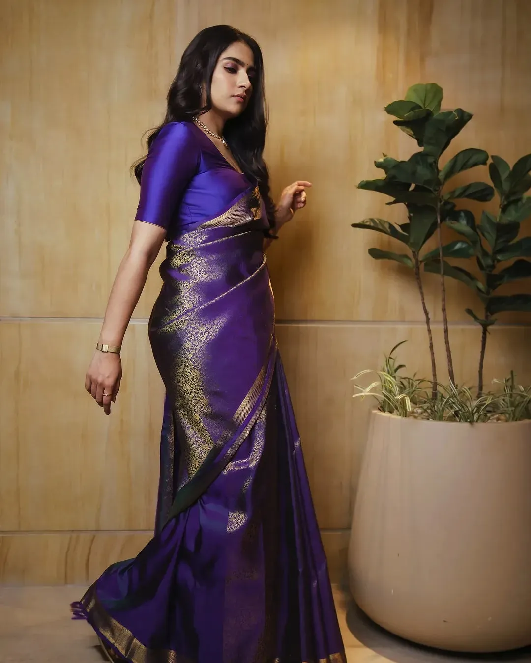 Propinquity Royal Blue Soft Silk Saree With Surreptitious Blouse Piece