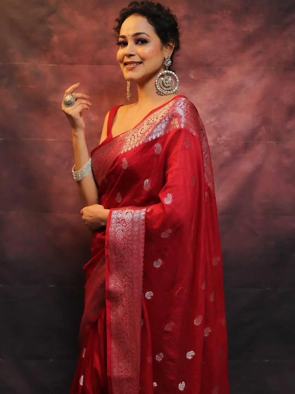 Radiant Red Soft Silk Saree With Resonant Blouse Piece