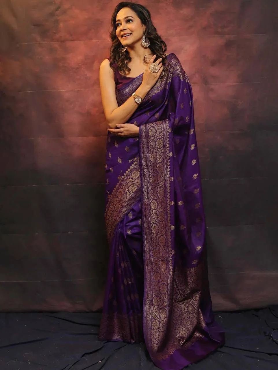 Seraphic Purple Soft Silk Saree With Ineffable Blouse Piece