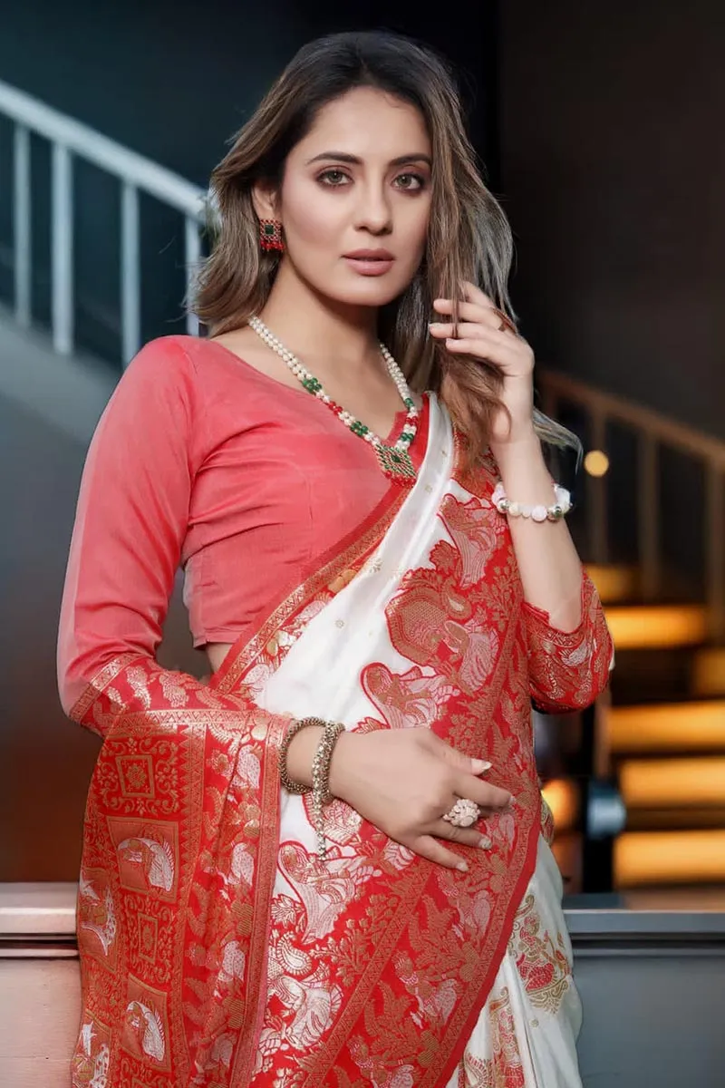 Sophisticated White Soft Banarasi Silk Saree With Skinny Blouse Piece