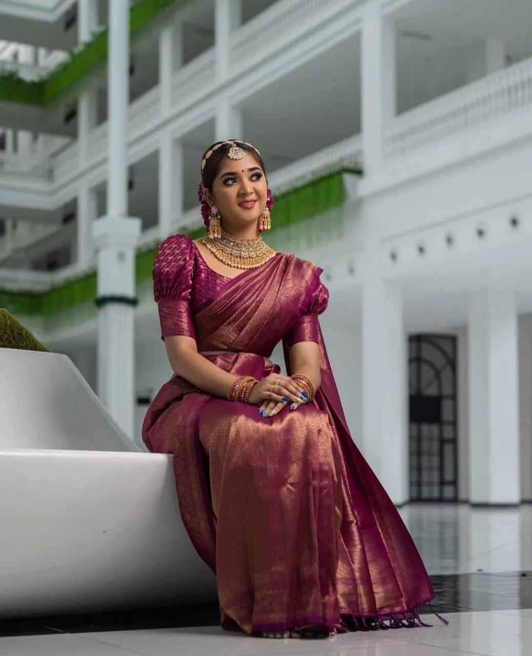 Symmetrical Purple Soft Silk Saree with Propinquity Blouse Piece